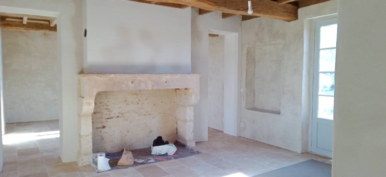Enduit sur support chaux-chanvre, finition lissé (Bergerac-24)